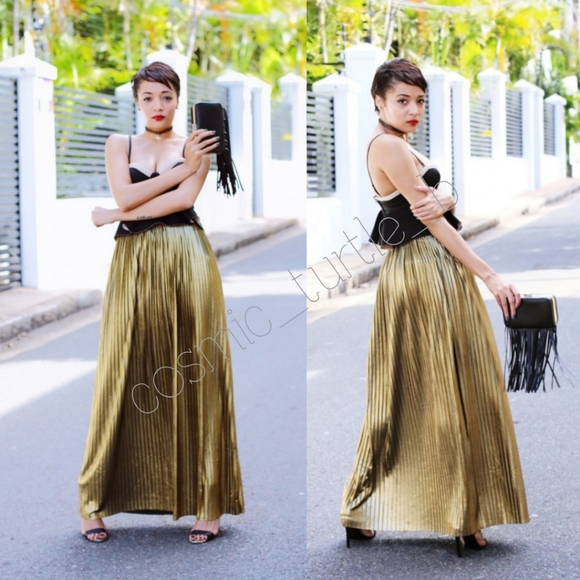 Boutique Dresses & Skirts - "HP" New Gold Metallic Pleated Maxi Skirt